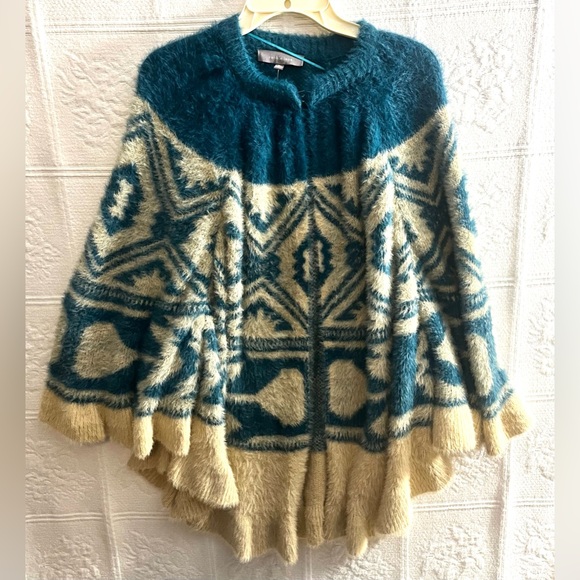 Cobble Lane Size XL Women's Ruffle Sleeve Fuzzy Cardigan Sweater SO SOFT - Picture 1 of 4